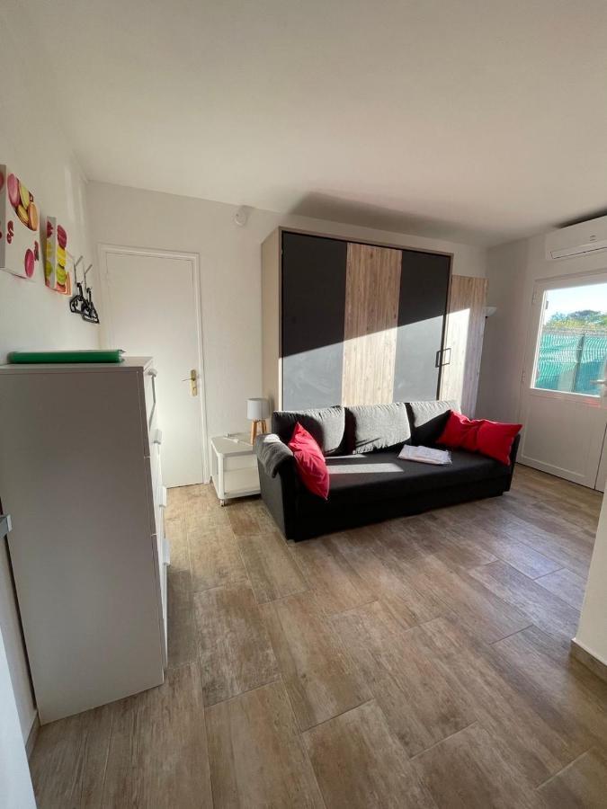 Apartamento Le Club Des Cigales Hyères Exterior foto