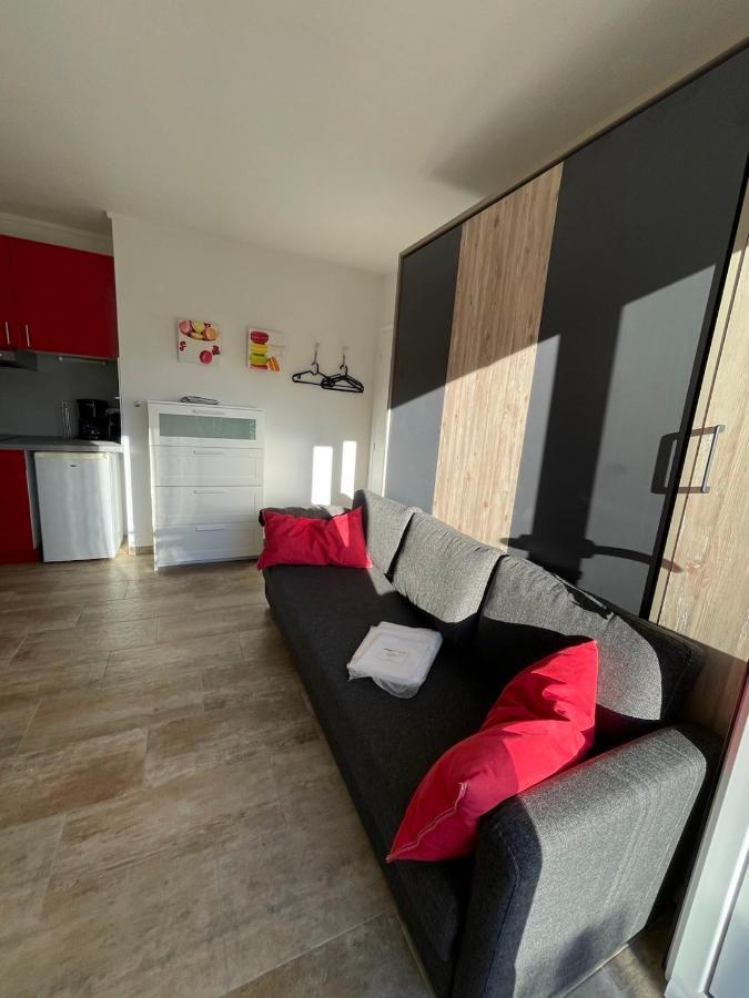 Apartamento Le Club Des Cigales Hyères Exterior foto