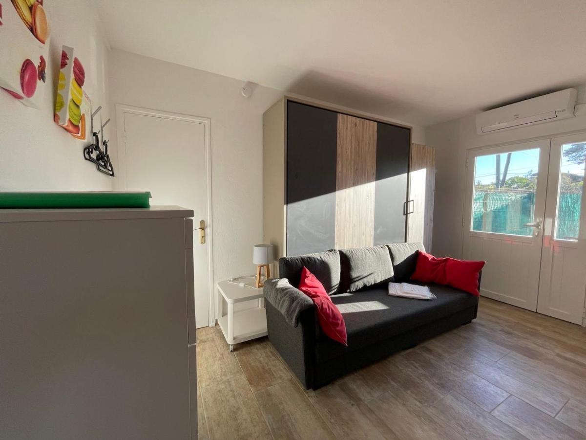Apartamento Le Club Des Cigales Hyères Exterior foto