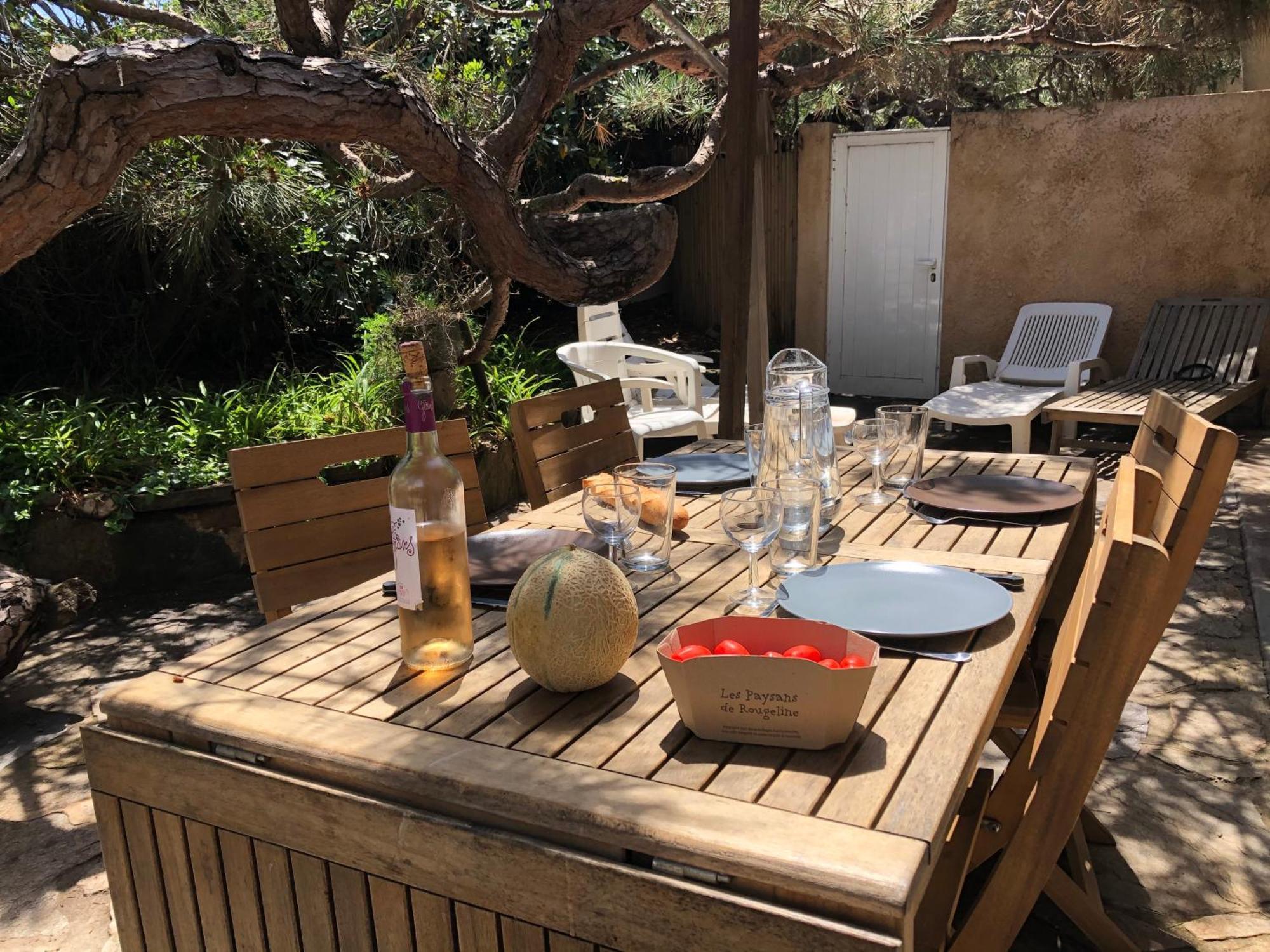 Apartamento Le Club Des Cigales Hyères Exterior foto