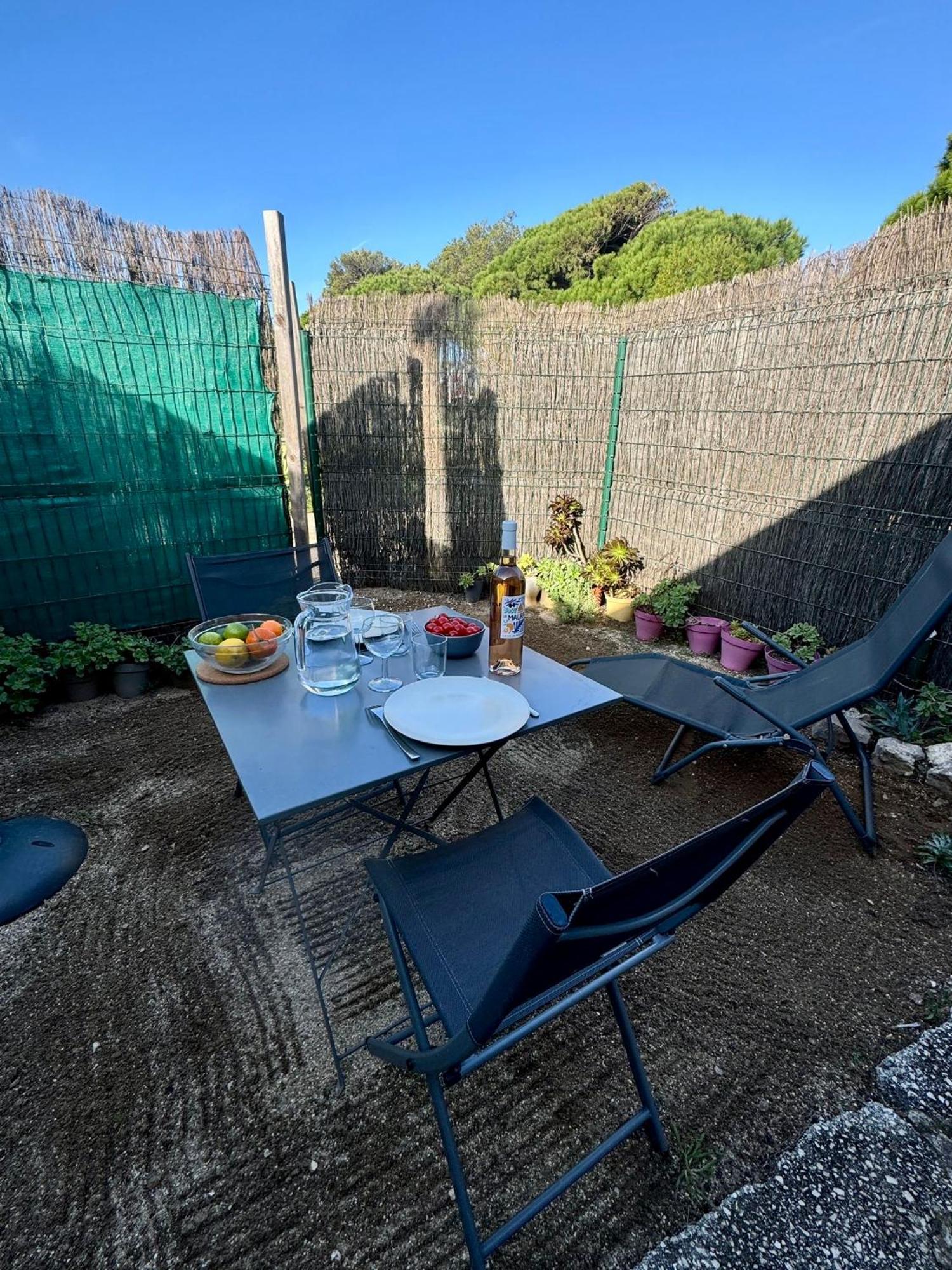 Apartamento Le Club Des Cigales Hyères Exterior foto