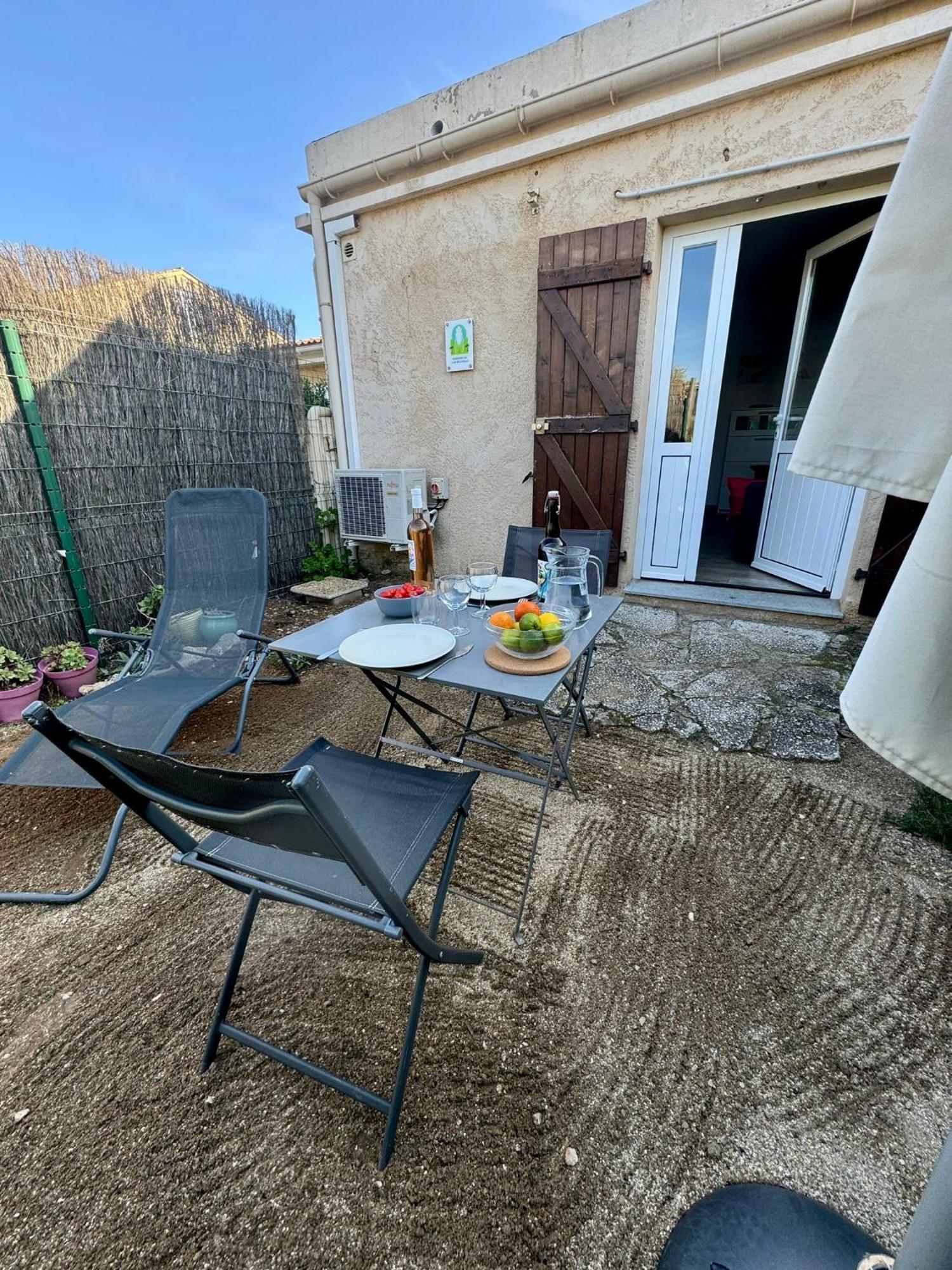 Apartamento Le Club Des Cigales Hyères Exterior foto