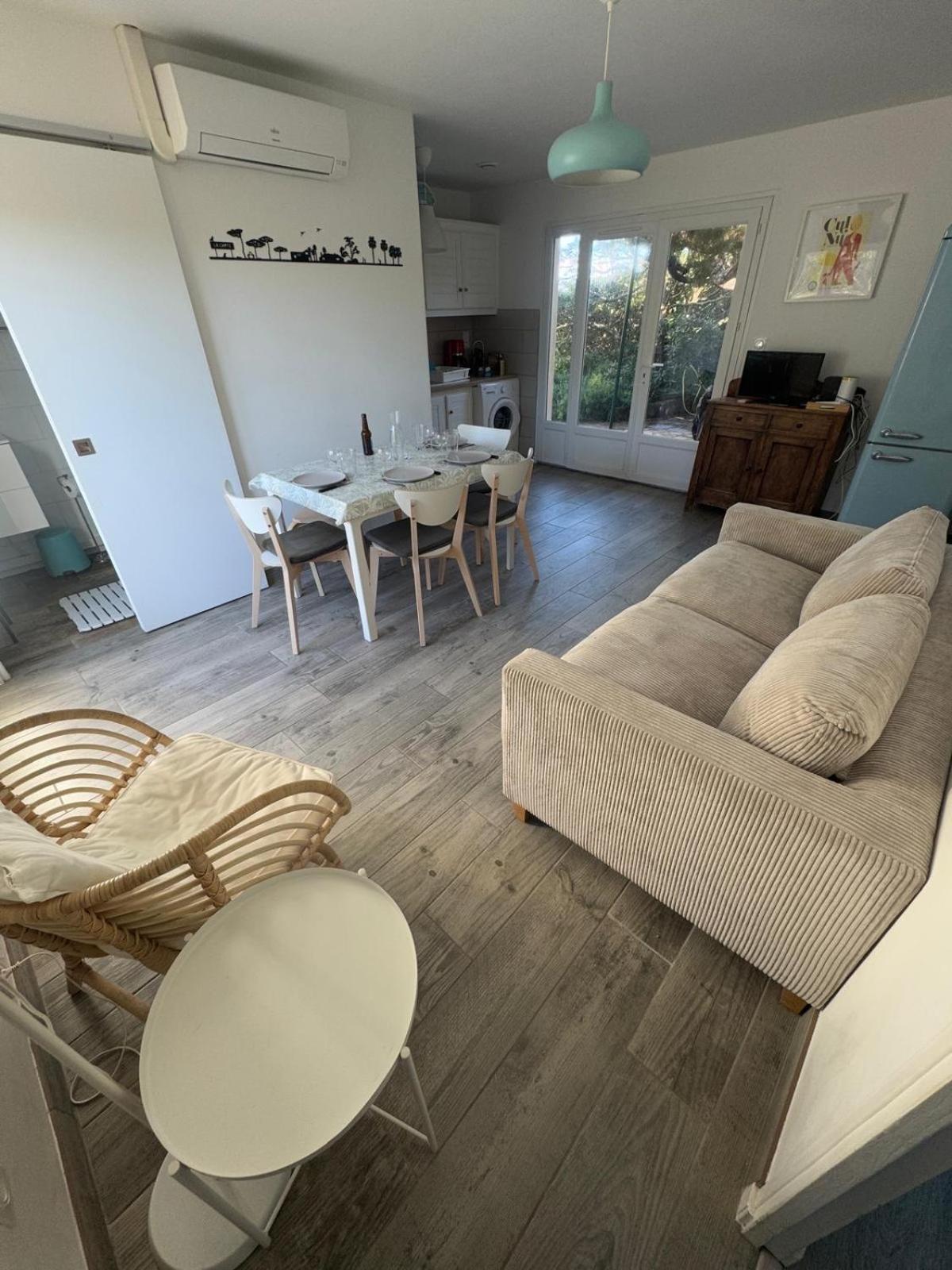 Apartamento Le Club Des Cigales Hyères Exterior foto