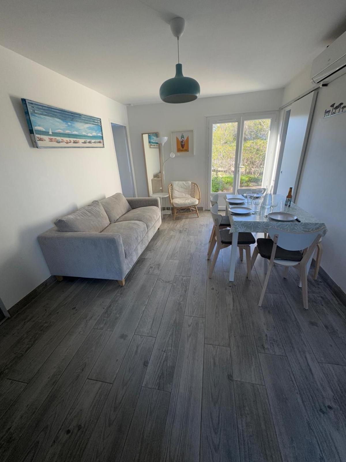 Apartamento Le Club Des Cigales Hyères Exterior foto