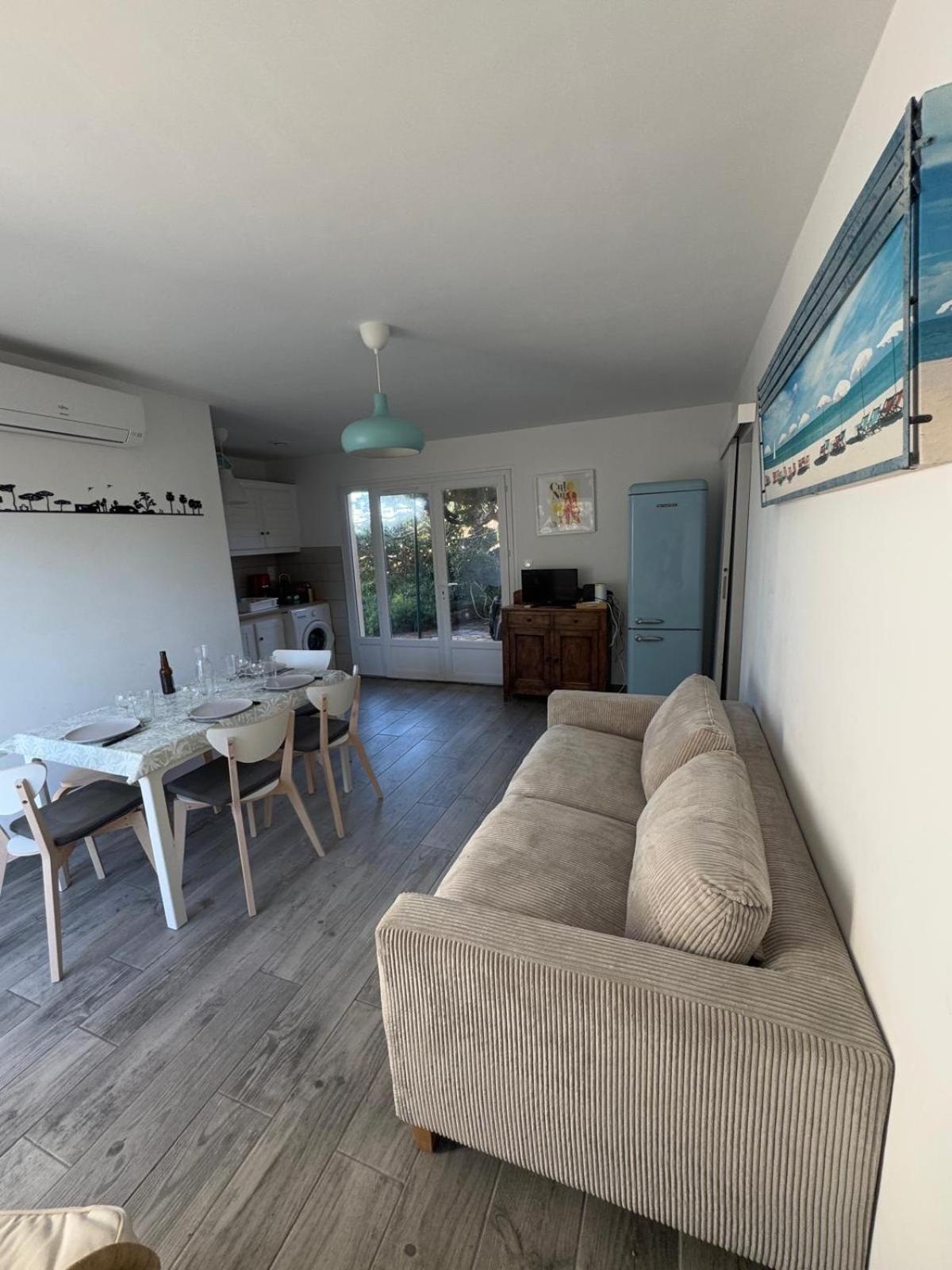 Apartamento Le Club Des Cigales Hyères Exterior foto